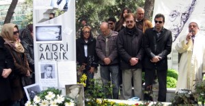 sanatci_sadri_alisik_dogum_gununde_anildi_h3247