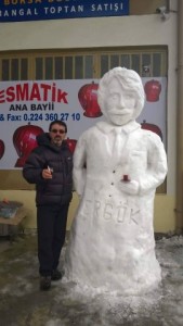 BURSA ESNAFINDAN KARDAN ADAM SERGİSİ