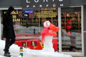 BURSA ESNAFINDAN KARDAN ADAM SERGİSİ