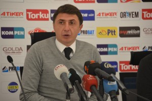 KASIMPAŞA'DA ÇİFTE KAYIP SHOTA ARVELADZE GÖREVİNDEN İSTİFA ETTİ KASIMPAŞA TEKNİK DİREKTÖRÜ SHOTA ARVELADZE: “MAÇTAN SONRA ALDIĞIM BİR KARARLA İSTİFA EDİYORUM” TORKU KONYASPOR TEKNİK DİREKTÖRÜ AYKUT KOCAMAN: “BUGÜN MAÇIN BİRAZ DAHA ÖNÜNE GEÇEN VE GÖRÜLMESİ ÇOK ENDER RASTLANAN OLAYLARDAN BİRİ İLE KARŞI KARŞIYA KALDIK. BUNDAN DOLAYI HEM SHOTA'YI HEM DE KASIMPAŞALILARI KUTLUYORUM” “BİRAZ HEYECAN İÇİNDE GEÇTİ AMA SONUÇ OLARAK KAZANDIK VE ÇOK MUTLUYUZ”