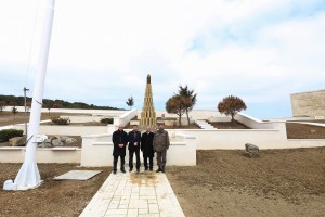 ZAFERİN 100’ÜNCÜ YILINDA BURSALI KAHRAMANLARA VEFA BURSA BÜYÜKŞEHİR BELEDİYESİ, BURSA GARNİZON KOMUTANLIĞI’YLA BİRLİKTE ‘ÇANAKKALE SAVAŞI ESNASINDA BURSA SEYYAR JANDARMA TABURU TARAFINDAN İNŞA EDİLEN VE ZAMANLA BAKIMSIZ KALAN ‘KİREÇTEPE GELİBOLU VE BURSA JANDARMA TABURU ŞEHİTLİĞİ’Nİ YENİDEN DÜZENLEDİ ÇANAKKALE’DE SAVAŞ DEVAM EDERKEN YAPILAN VE ATATÜRK’ÜN DE ÖNÜNDE ÇEKİLMİŞ BİR FOTOĞRAFI OLAN KİREÇTEPE ŞEHİTLİĞİ, ZAFERİN 100’ÜNCÜ YILDÖNÜMÜNDE 24 NİSAN’DA DÜZENLENECEK TÖRENLE CUMHURBAŞKANI RECEP TAYYİP ERDOĞAN TARAFINDAN ZİYARETE AÇILACAK