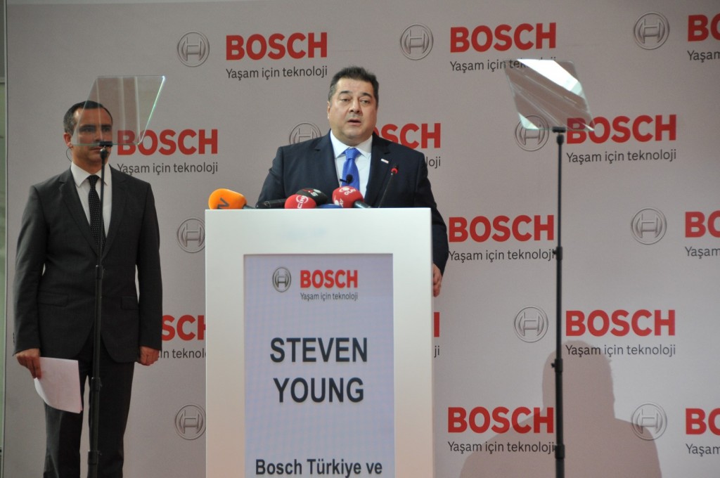 BİLİM, SANAYİ VE TEKNOLOJİ BAKANI FİKRİ IŞIK: "TEKNOLOJİYLE ARAÇLAR KENDİ KENDİNE GİDECEK" "ARTIK ARABALAR KONUŞACAK, SİZ DİREKSİYON KOLTUĞUNDA KİTABINIZI OKUYACAKSINIZ" "GERÇİ BİZİM BAZI OTOBÜS ŞOFÖRLERİMİZ ARAÇ KULLANIRKEN KİTAP OKUYORMUŞ, BAZI İNTERNET SİTELERİNDE BUNU GÖRDÜK AMA BU DEFA GÜVENLİ OLARAK ARAÇ KENDİ KENDİNE GİDECEK" "BU ZAMANA KADAR TÜRKİYE’YE GÜVENİP YATIRIM YAPAN KİMSE ZARAR ETMEDİ, TÜRKİYE HAKKINDA OLUMSUZ MESAJ VERENLERİN HEPSİ KAYBETTİ"