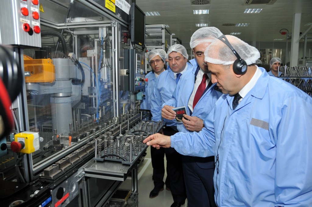 BİLİM, SANAYİ VE TEKNOLOJİ BAKANI FİKRİ IŞIK: "TEKNOLOJİYLE ARAÇLAR KENDİ KENDİNE GİDECEK" "ARTIK ARABALAR KONUŞACAK, SİZ DİREKSİYON KOLTUĞUNDA KİTABINIZI OKUYACAKSINIZ" "GERÇİ BİZİM BAZI OTOBÜS ŞOFÖRLERİMİZ ARAÇ KULLANIRKEN KİTAP OKUYORMUŞ, BAZI İNTERNET SİTELERİNDE BUNU GÖRDÜK AMA BU DEFA GÜVENLİ OLARAK ARAÇ KENDİ KENDİNE GİDECEK" "BU ZAMANA KADAR TÜRKİYE’YE GÜVENİP YATIRIM YAPAN KİMSE ZARAR ETMEDİ, TÜRKİYE HAKKINDA OLUMSUZ MESAJ VERENLERİN HEPSİ KAYBETTİ"