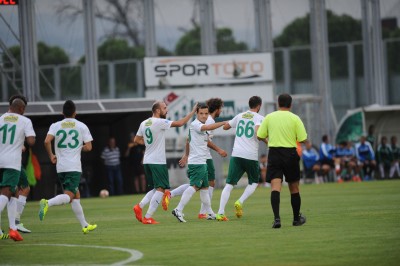 BURSASPOR, ARAP EKİBİNİ FARKLI MAĞLUP ETTİ