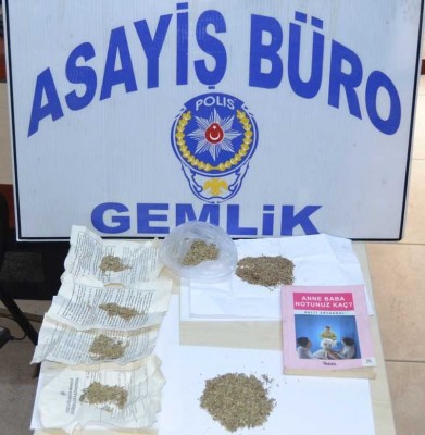 ÇOCUK EĞİTİMİ KİTAPLARI İÇİNDE UYUŞTURUCU SATIŞI