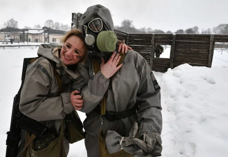 Rus Kadın Askerler Hem Güzel Hem Becerikli