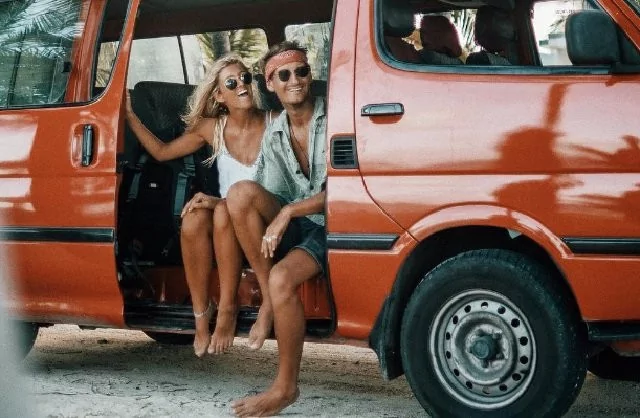 Hem bunu yapıyor hem para kazanıyorlar?