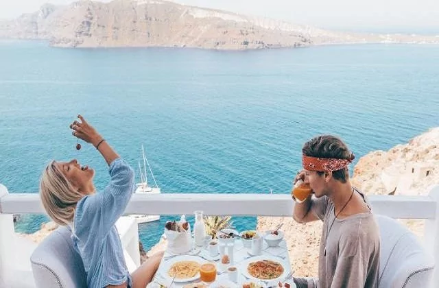 Hem bunu yapıyor hem para kazanıyorlar?