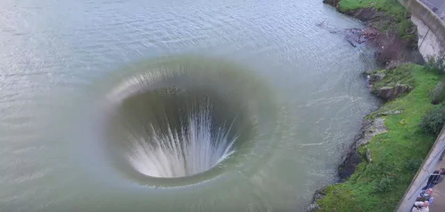 Başka bir dünyaya mı açılıyor..?