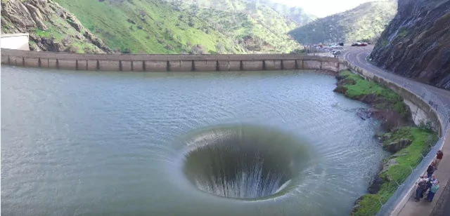 Başka bir dünyaya mı açılıyor..?