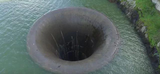 Başka bir dünyaya mı açılıyor..?