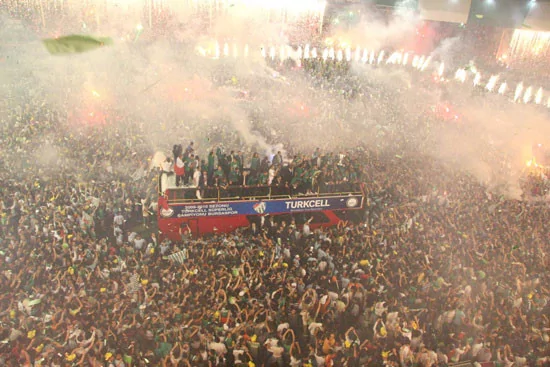 Yeşil-Beyaz devrimin yıl dönümü