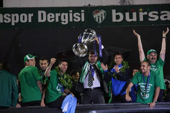 Yeşil-Beyaz devrimin yıl dönümü