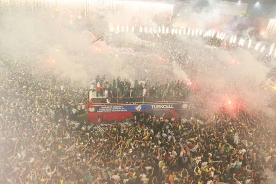 Yeşil-Beyaz devrimin yıl dönümü