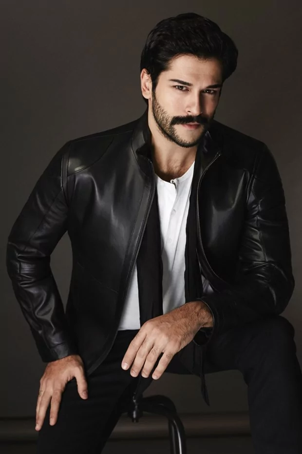 Ünlü isimler hangi bölümlerden mezun?