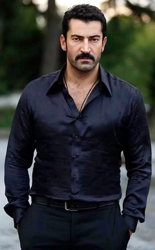 Ünlü isimler hangi bölümlerden mezun?