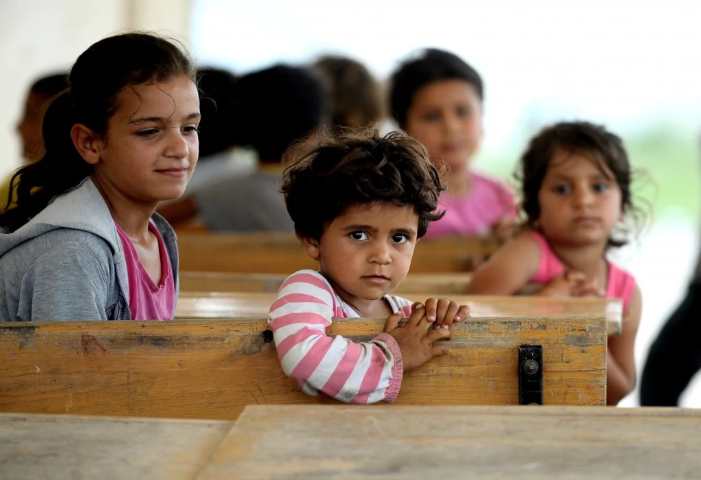 Dolu mevsimlik işçilerini de vurdu