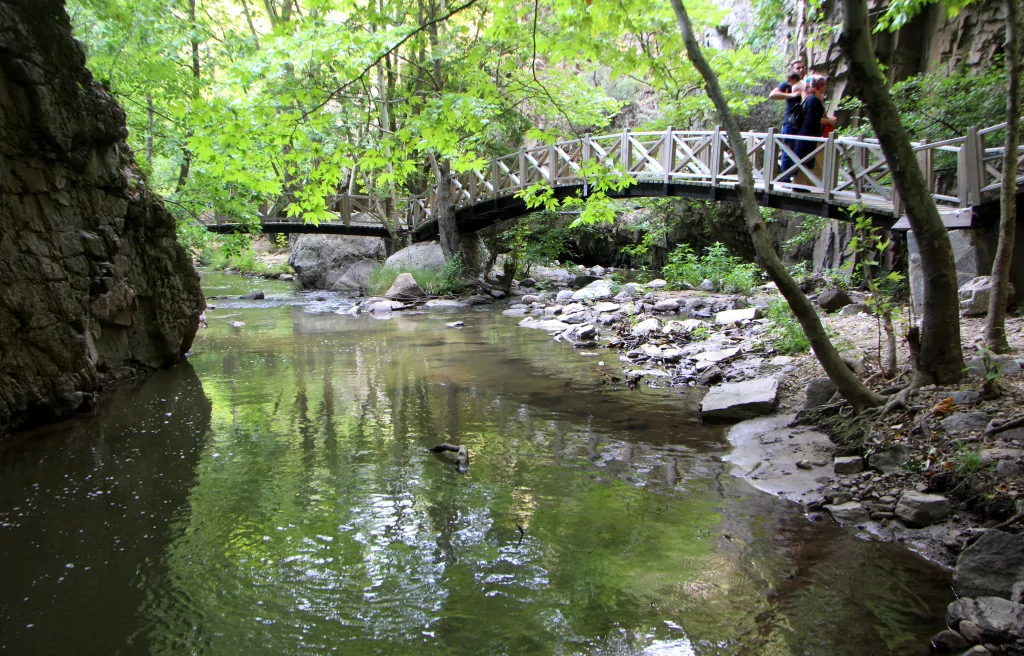 Bursa'da bu kanyona girenler büyüleniyor