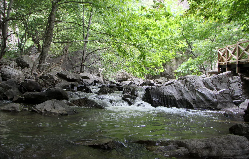 Bursa'da bu kanyona girenler büyüleniyor