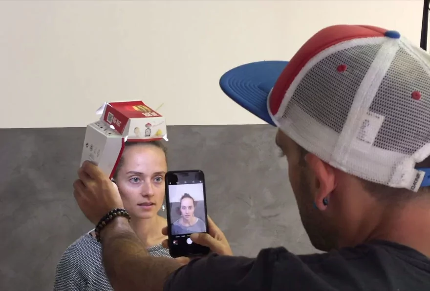 Hamburger kutusu ve telefonla çekildiğine inanamayacağınız fotoğraflar