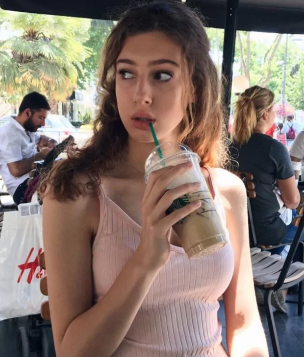 Tacı geri alınan Türkiye güzeli Itır Esen'in doğal halleri