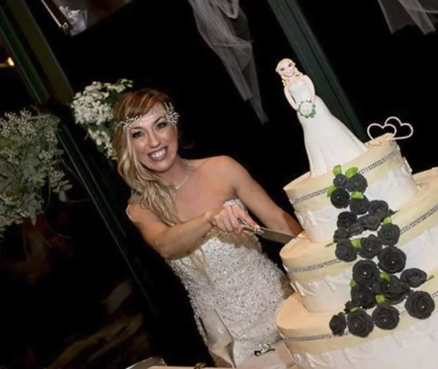 Kendisiyle evlenen 'yalnız gelin'