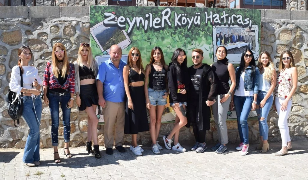 Bursa'da Zeki Müren defilesi