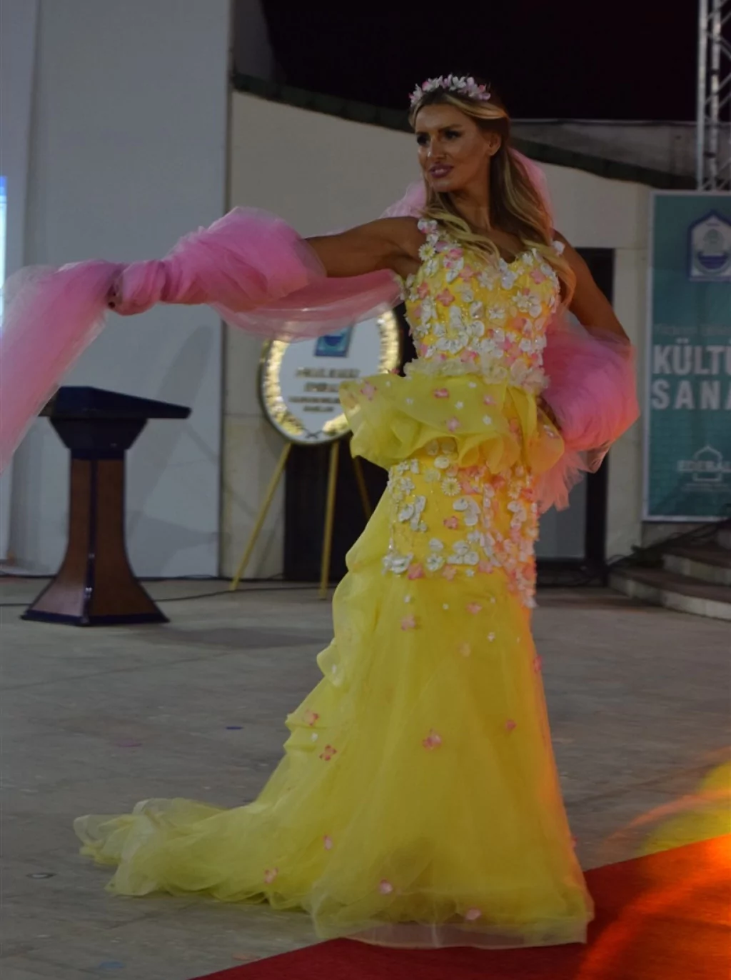 Bursa'da Zeki Müren defilesi