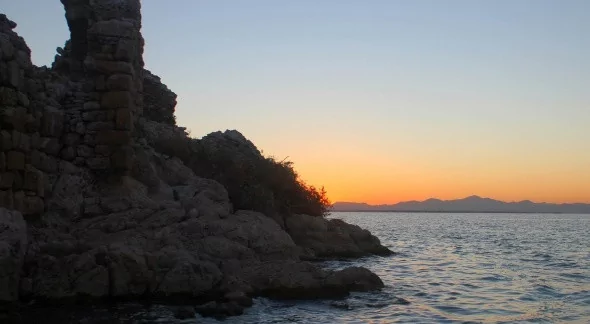 Beyşehir'de büyüleyen gün doğumu