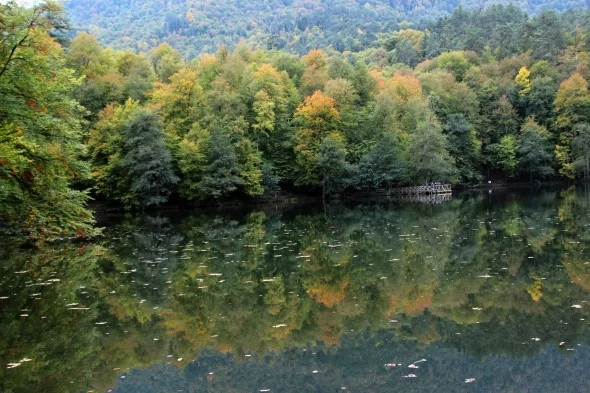 Yedigöller'in büyüleyen sonbahar manzarası