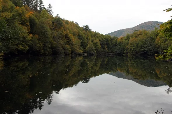 Yedigöller'in büyüleyen sonbahar manzarası