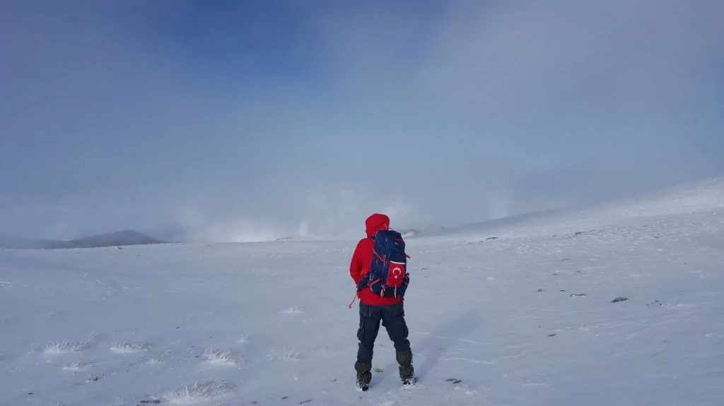 Bursa'dan yılın ilk kar manzaraları