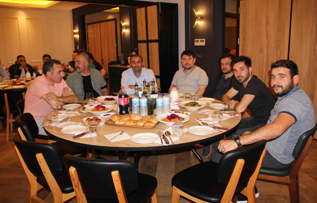 Ali Ay yeşil-beyazlı taraftarlarla buluştu