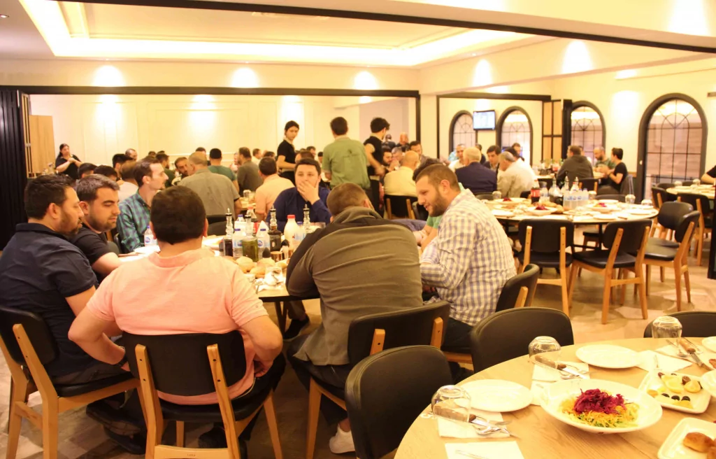 Ali Ay yeşil-beyazlı taraftarlarla buluştu