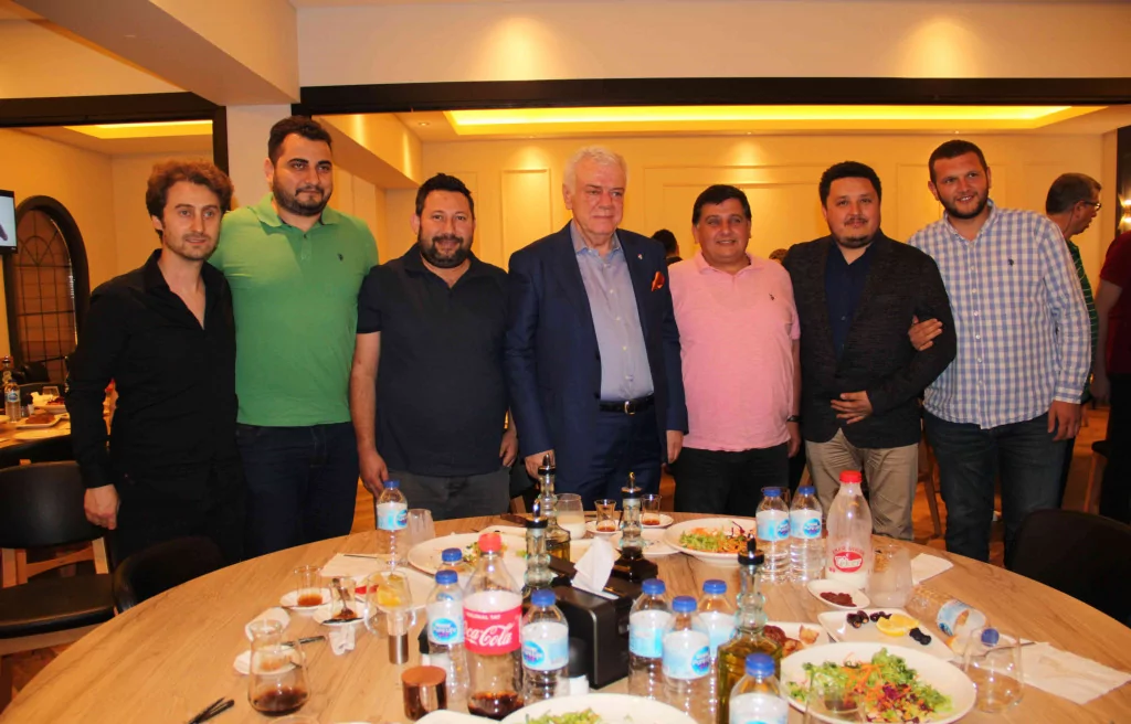 Ali Ay yeşil-beyazlı taraftarlarla buluştu