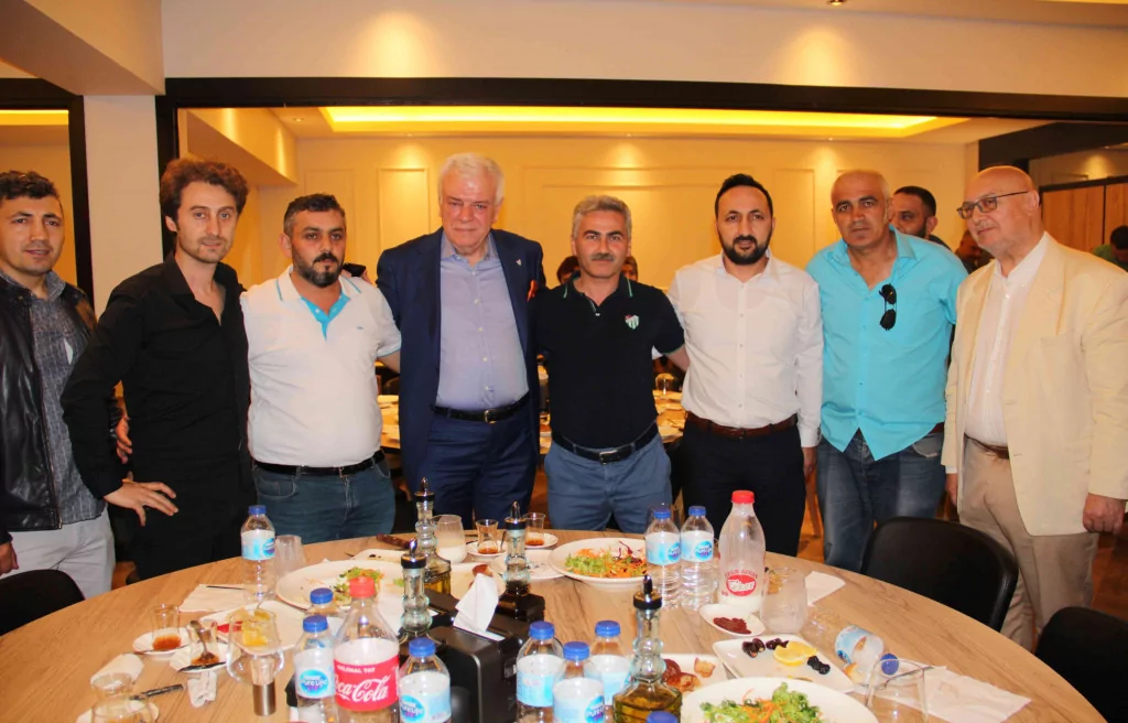 Ali Ay yeşil-beyazlı taraftarlarla buluştu