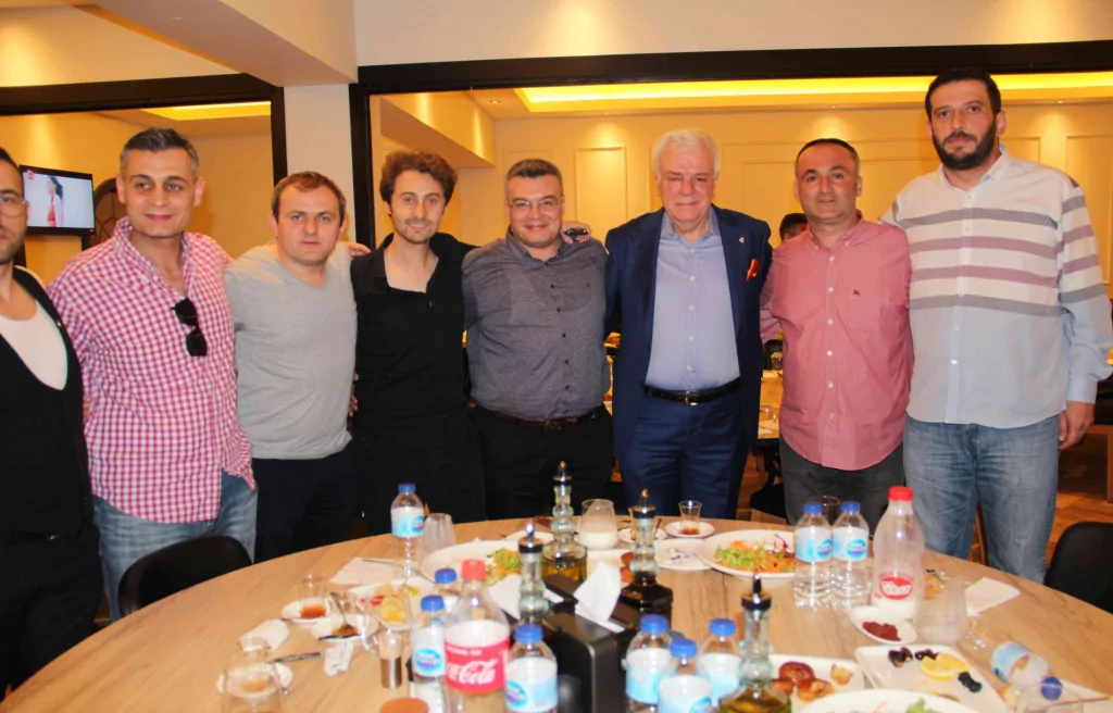 Ali Ay yeşil-beyazlı taraftarlarla buluştu