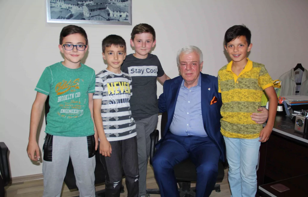 Ali Ay yeşil-beyazlı taraftarlarla buluştu