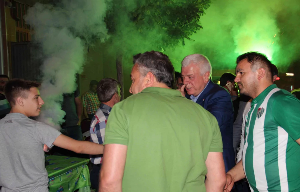 Ali Ay yeşil-beyazlı taraftarlarla buluştu