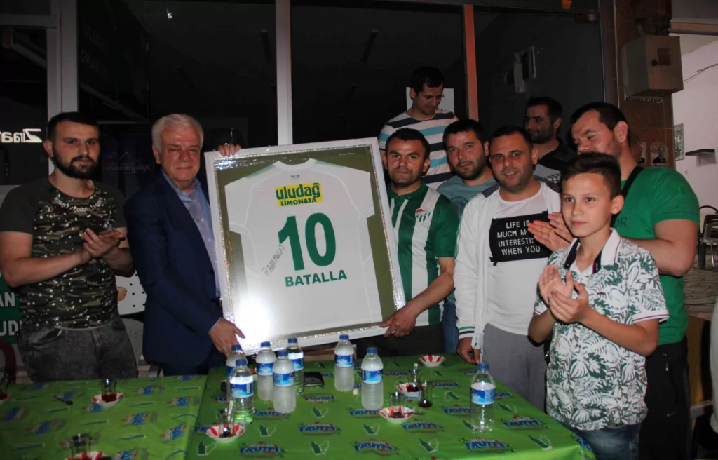 Ali Ay yeşil-beyazlı taraftarlarla buluştu