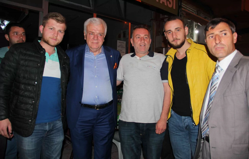 Ali Ay yeşil-beyazlı taraftarlarla buluştu