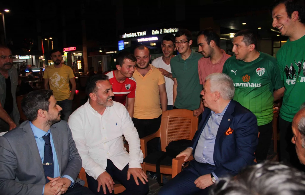 Ali Ay yeşil-beyazlı taraftarlarla buluştu