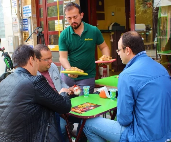 Tost uğruna bankadaki işini bıraktı!