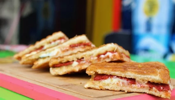 Tost uğruna bankadaki işini bıraktı!