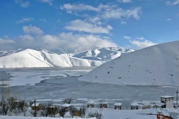 Tamamen donan barajdan muhteşem manzaralar