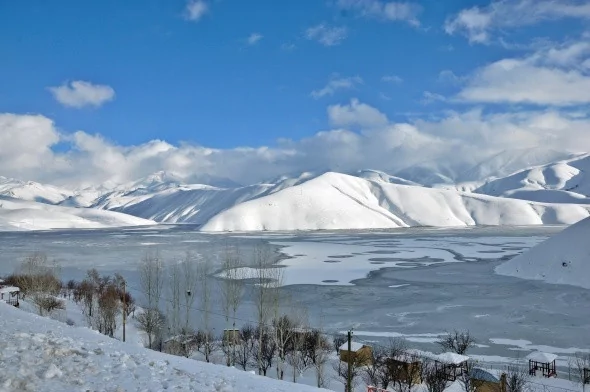 Tamamen donan barajdan muhteşem manzaralar