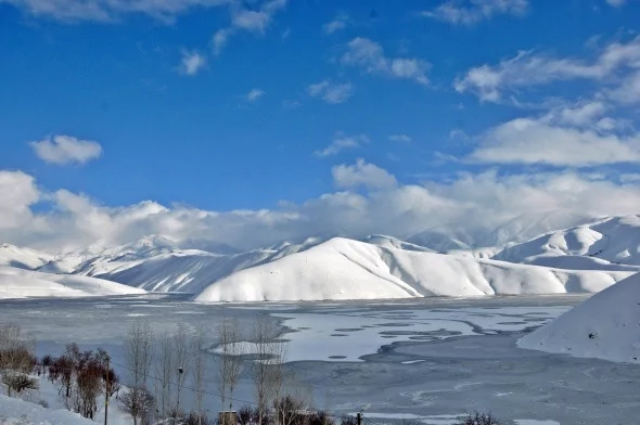 Tamamen donan barajdan muhteşem manzaralar
