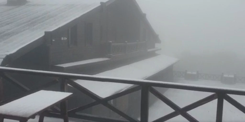 Uludağ'a Haziran ayında kar yağdı!