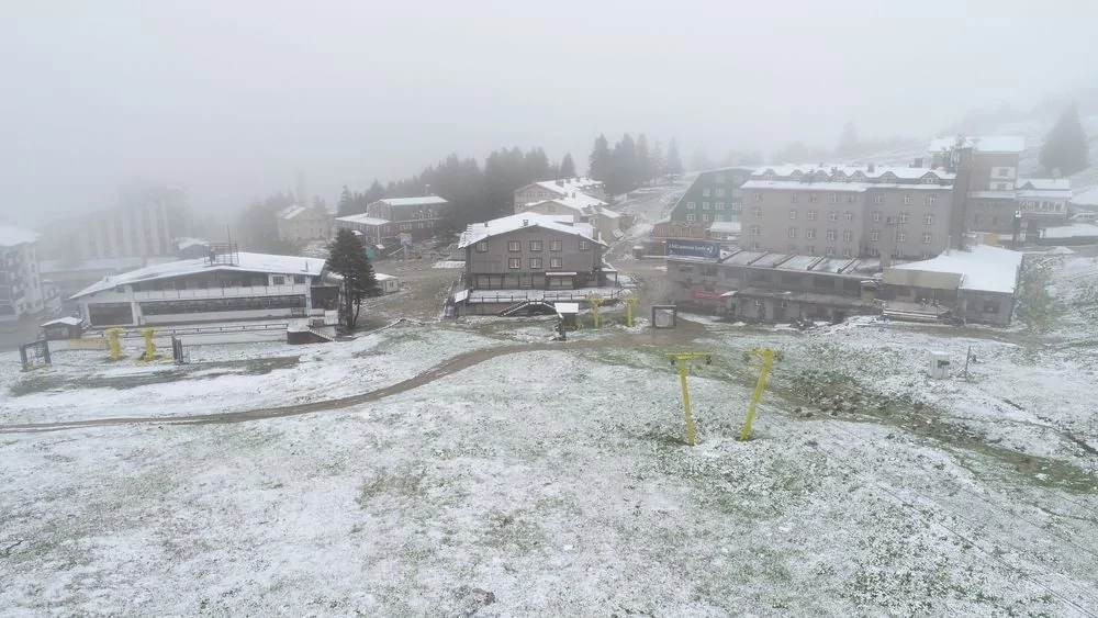 Uludağ'a Haziran ayında kar yağdı!