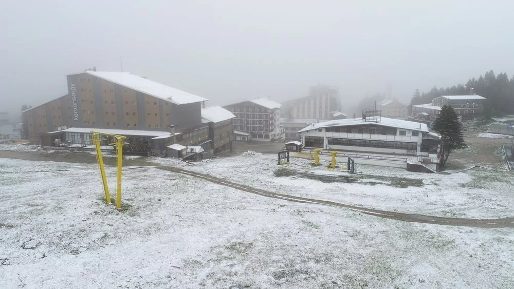 Uludağ'a Haziran ayında kar yağdı!